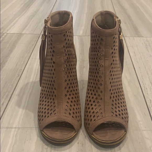 Peep toe boots with tassel - Picture 3 of 5